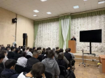 О последствиях — без иллюзий: полицейский провел профилактическую беседу о наркотиках